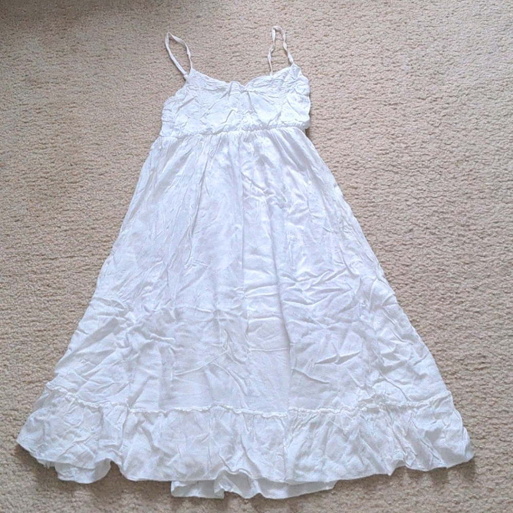 White long dress/ no brand